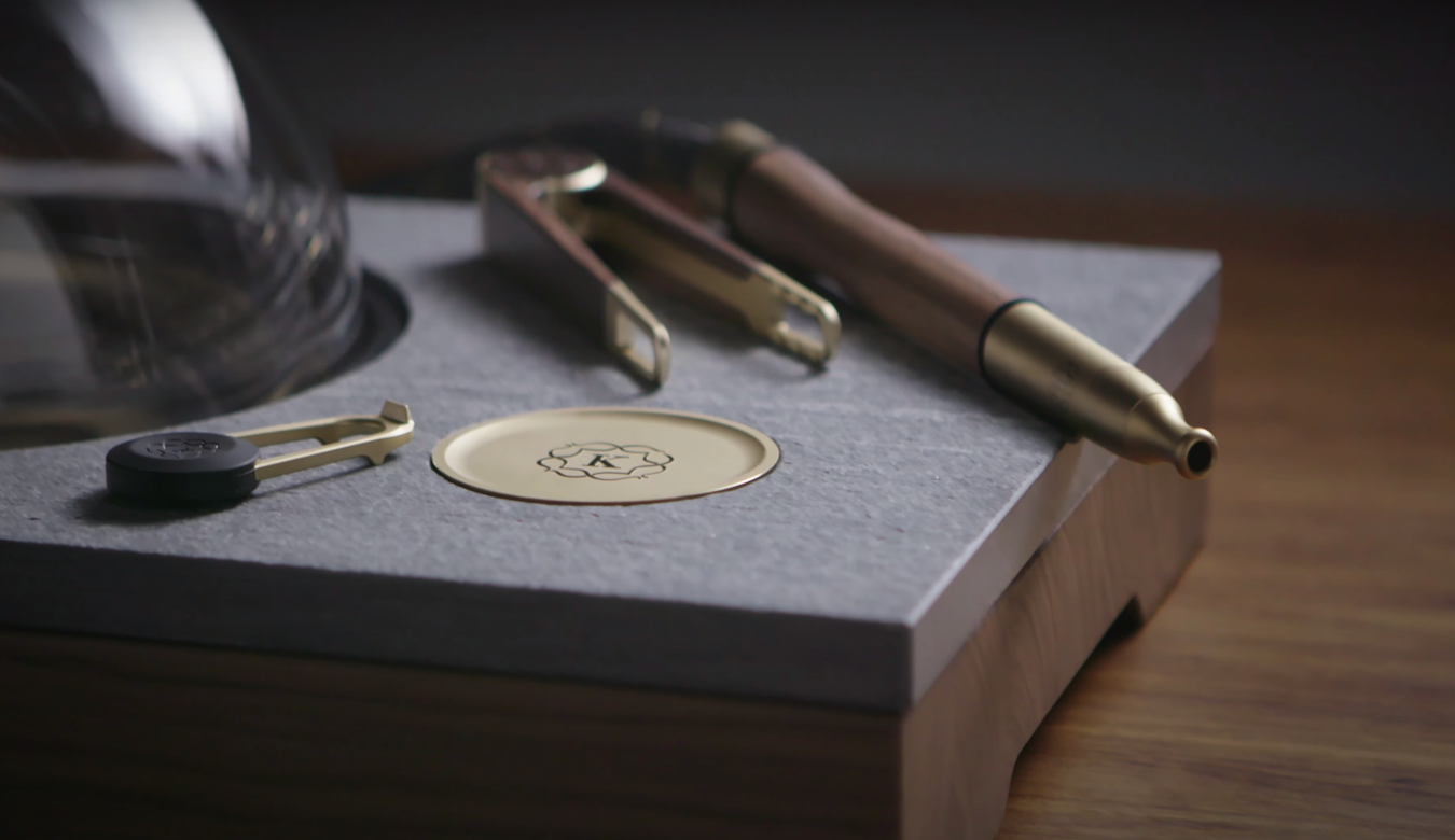 How-to-Use-the-Kaloud-Aeolis-Hookah-Hose Kaloud Inc.